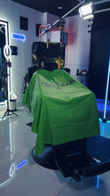 Load image into Gallery viewer, Vivid Green Pro Visionary Barbers Cape /Capa de Barberos
